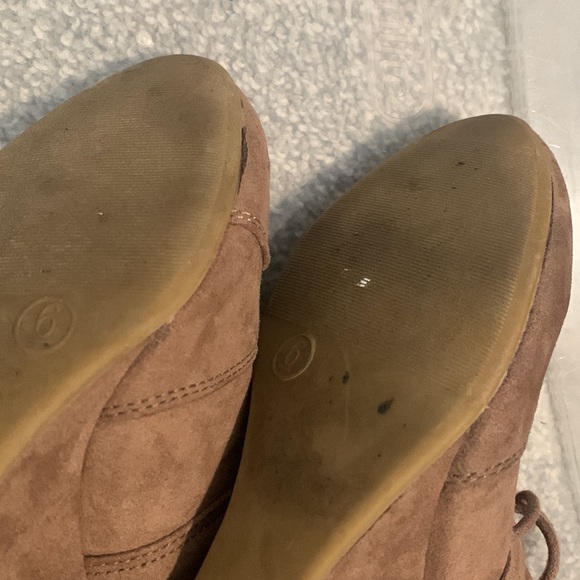 PRICE ⬇️ {Wet Seal} wedges - Picture 2 of 5